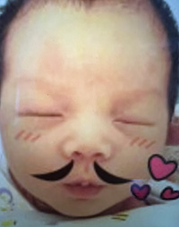 �\������